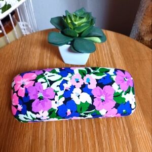 New Vera Bradley Floral Pansies Clam Shell Eye Glasses Case